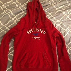Red hollister hoodie ✨